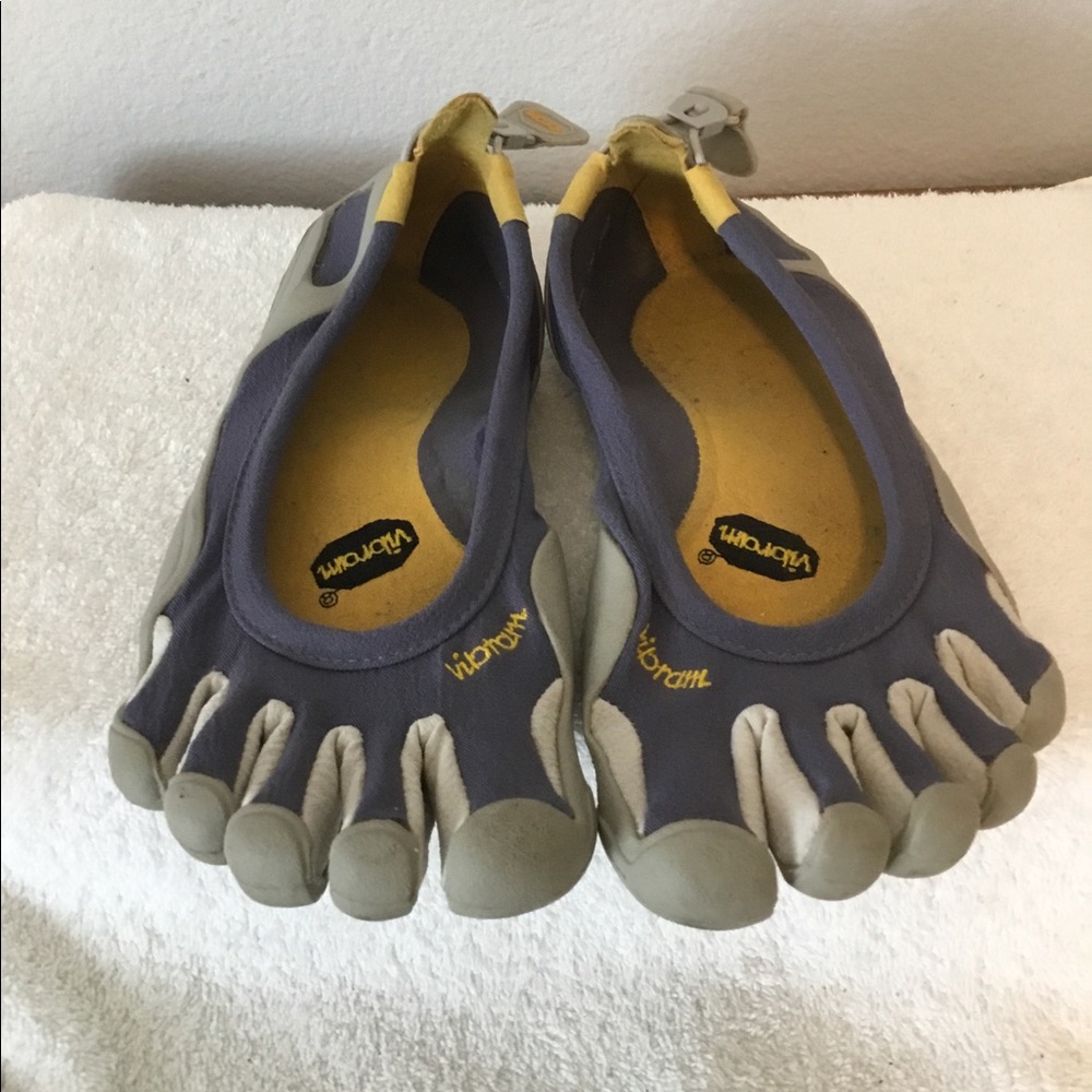 Vibrant five fingers womens gray & blue